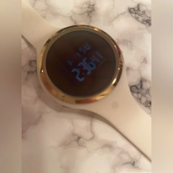 Francesca’s Digital White Silicone Rubber Band Gold Dial Accent Watch - Picture 3 of 11